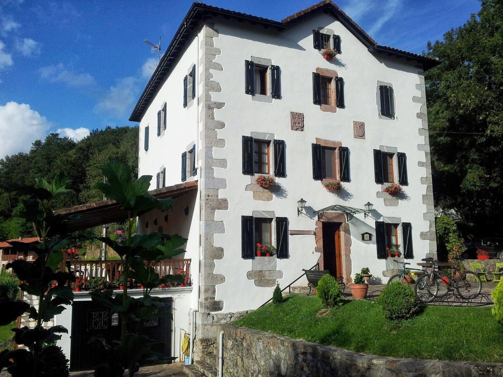 Hotel Rural Irigoienea Urdax Exterior photo
